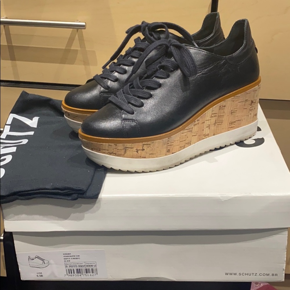 Platform sneakers